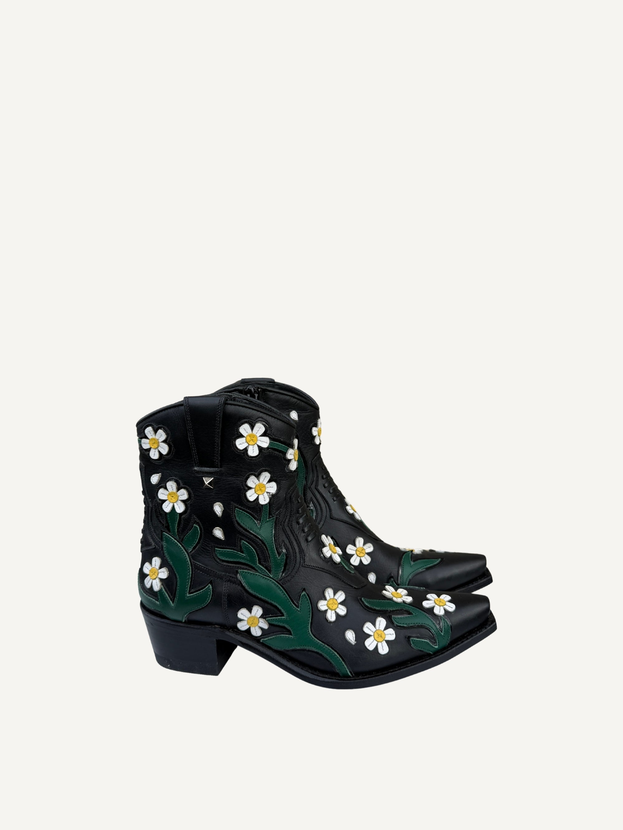 Valentino Garavani Daisy Ranch Boots – Dandelie