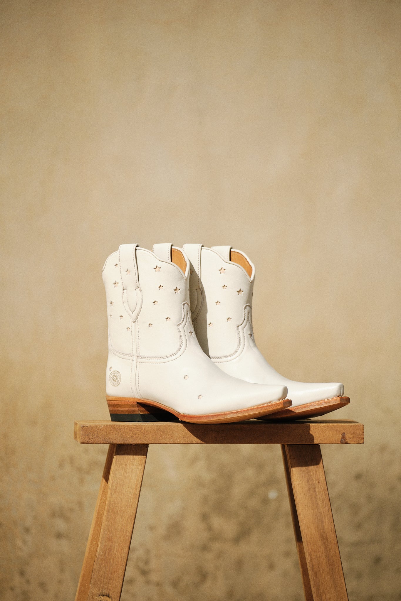 Presido Short White - Ranch Road Boots – Dandelie