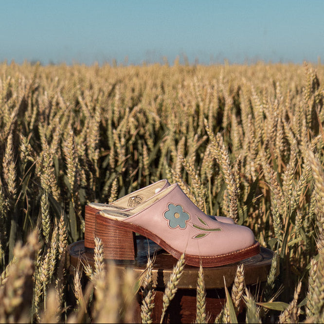 Sendra flower clogs mules pink