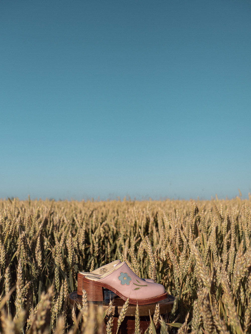 Sendra flower clogs mules pink