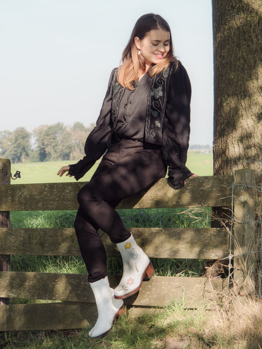 Sendra flower ankle boots white dandelie