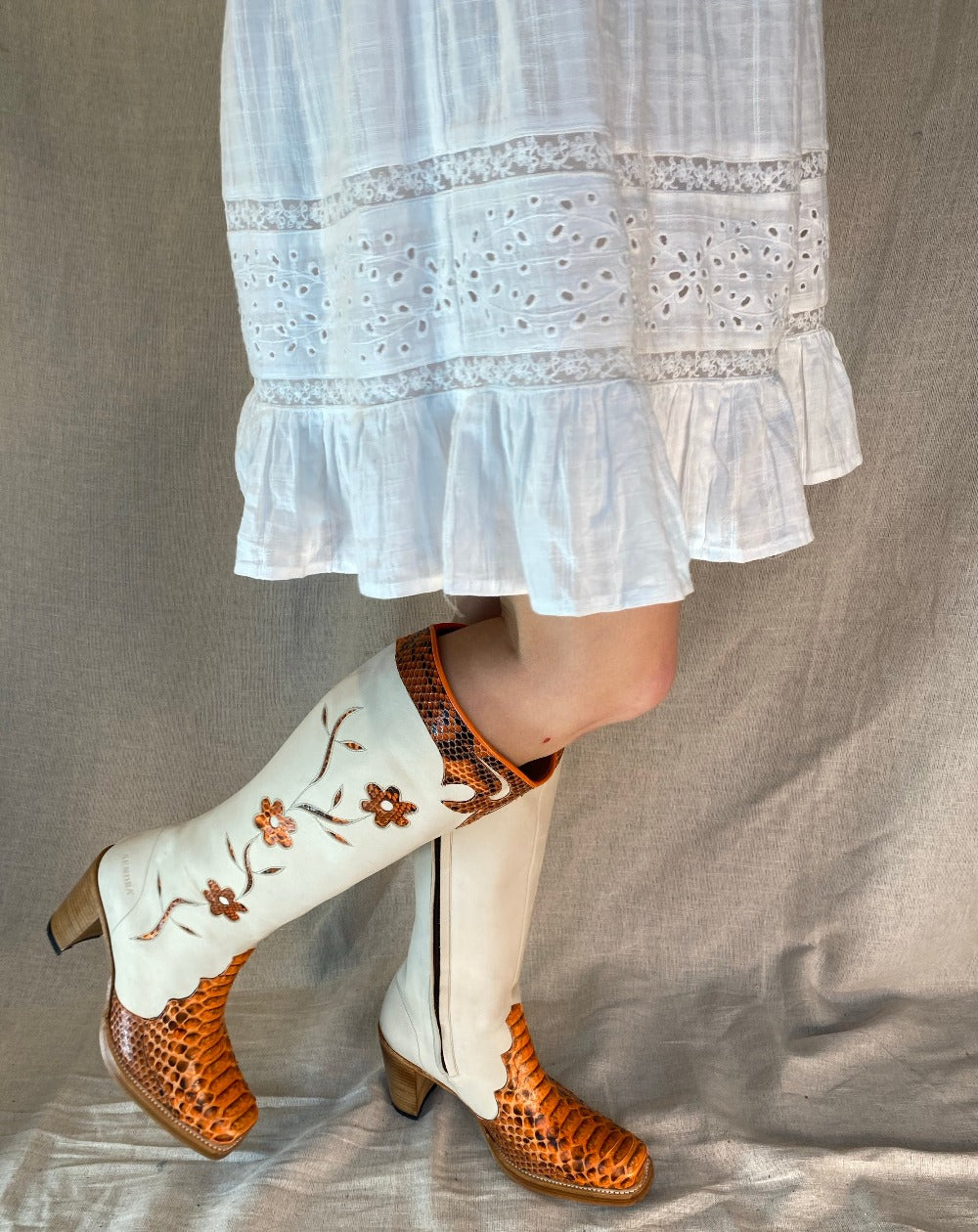 Sendra flower boots orange white