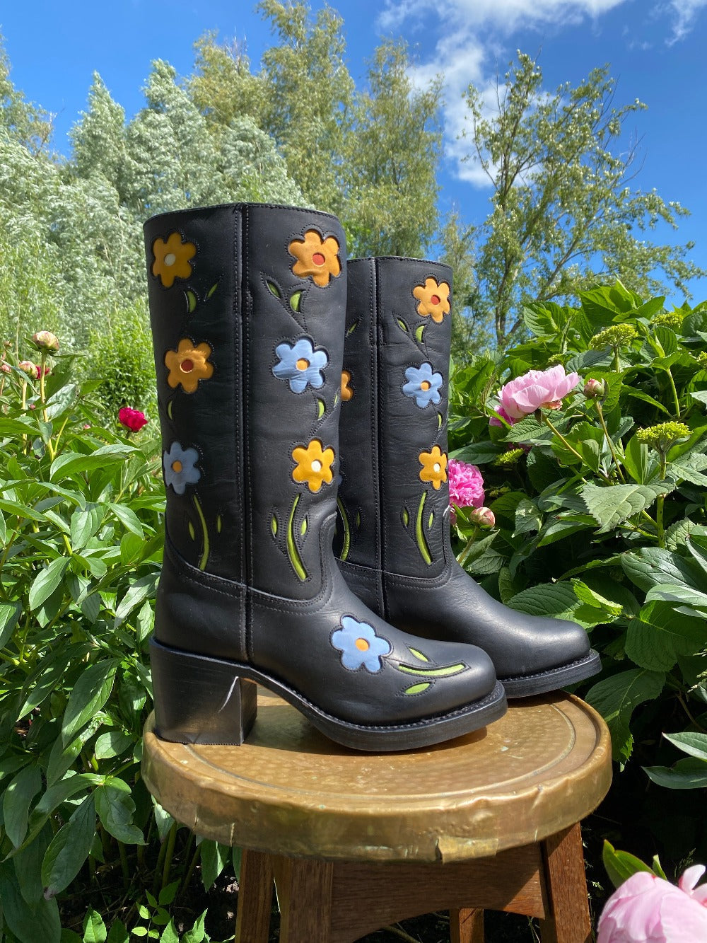 Armillary FLOWER BOOTS ブラック 24 Flower Boots Black Mat – Dandelie