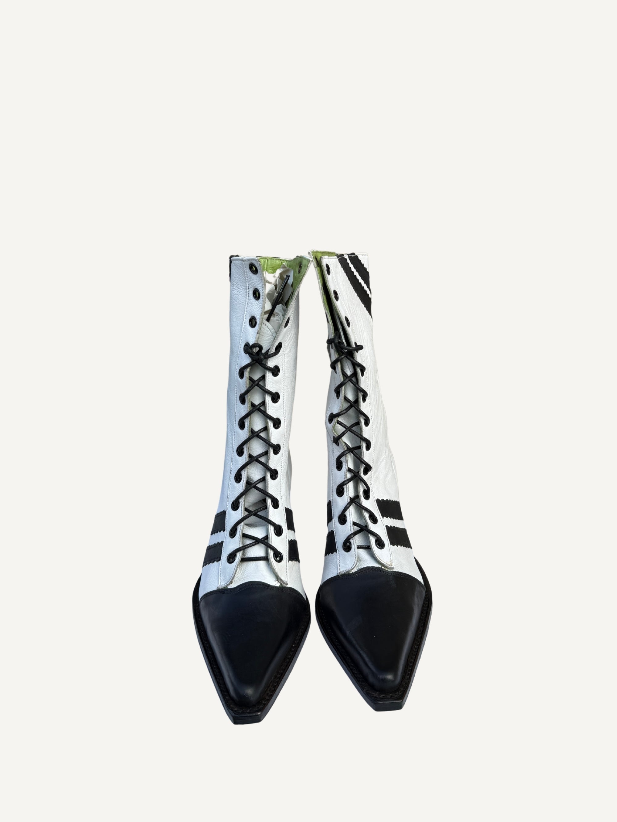 White Y2K Boots with Laces and Black Details - Deadstock – Dandelie