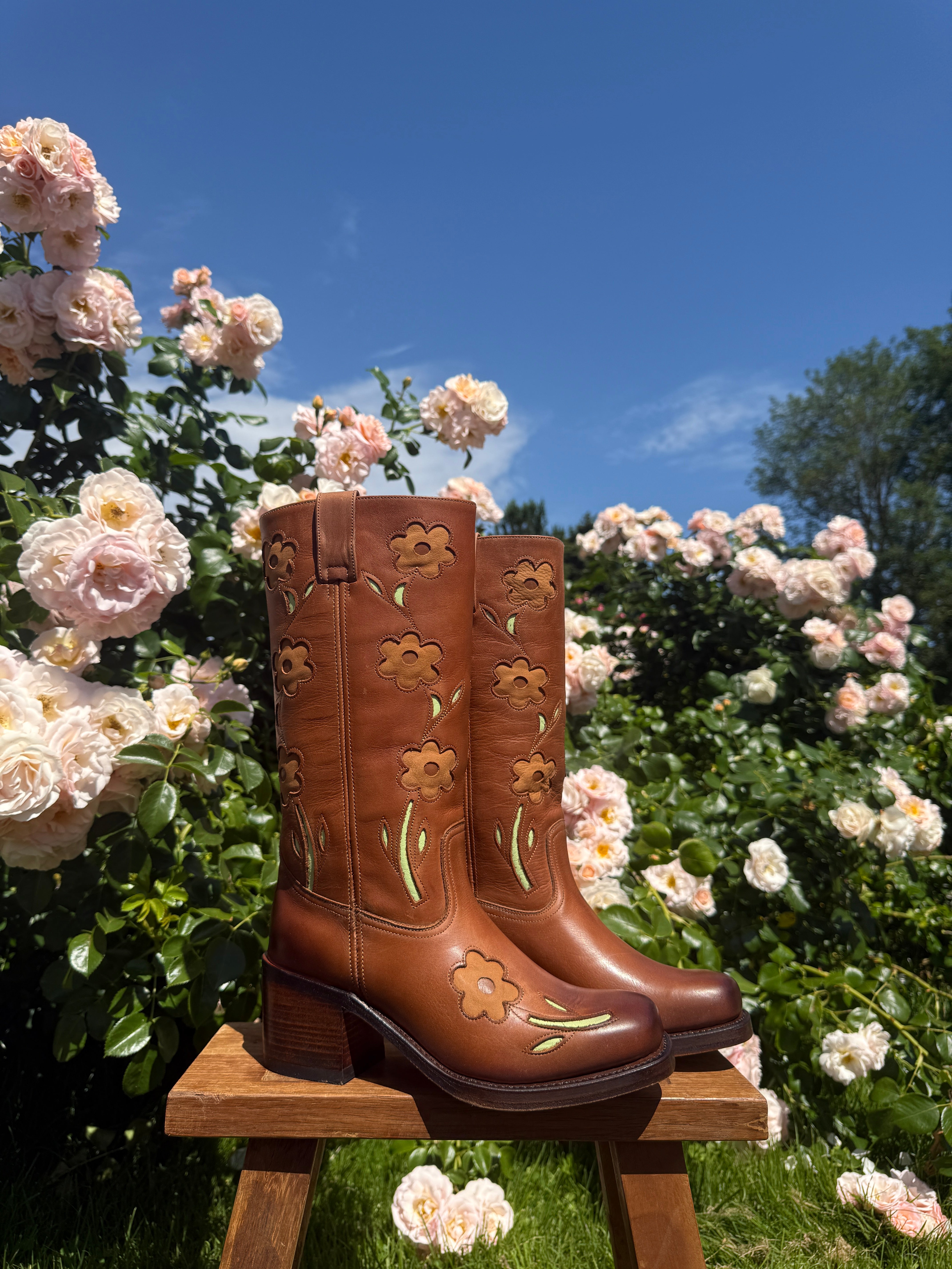 Flower Boots Tawny Pull Strap – Dandelie