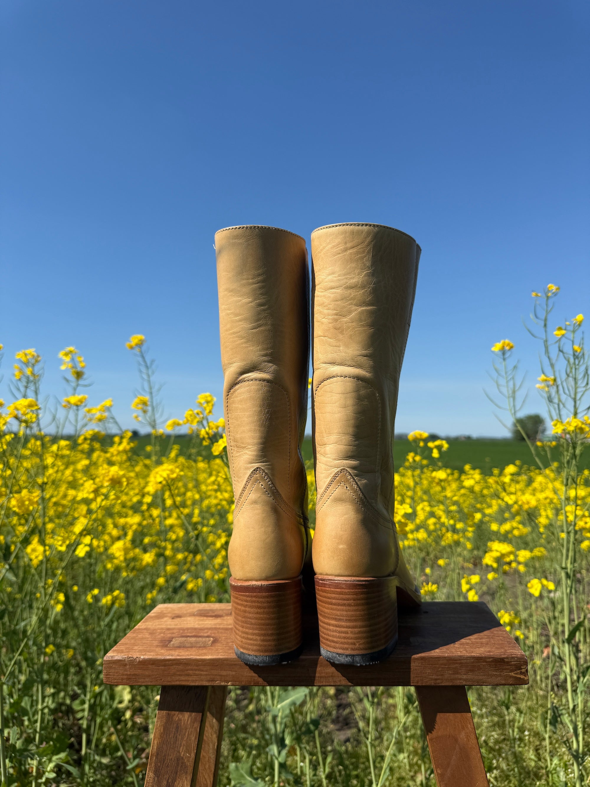 Chunky Camel Vintage Boots - Deadstock – Dandelie