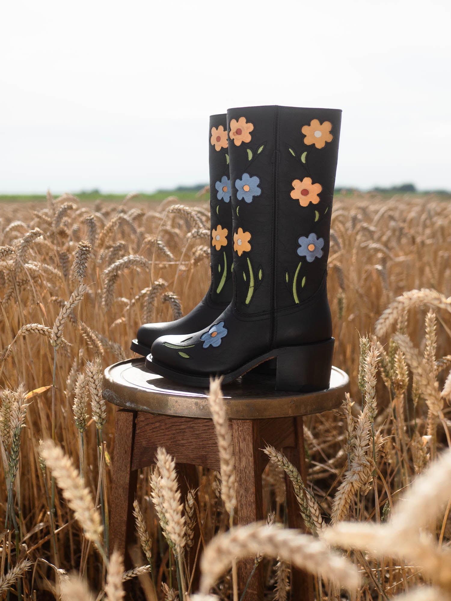 Armillary FLOWER BOOTS ブラック 24 Flower Boots Black – Dandelie