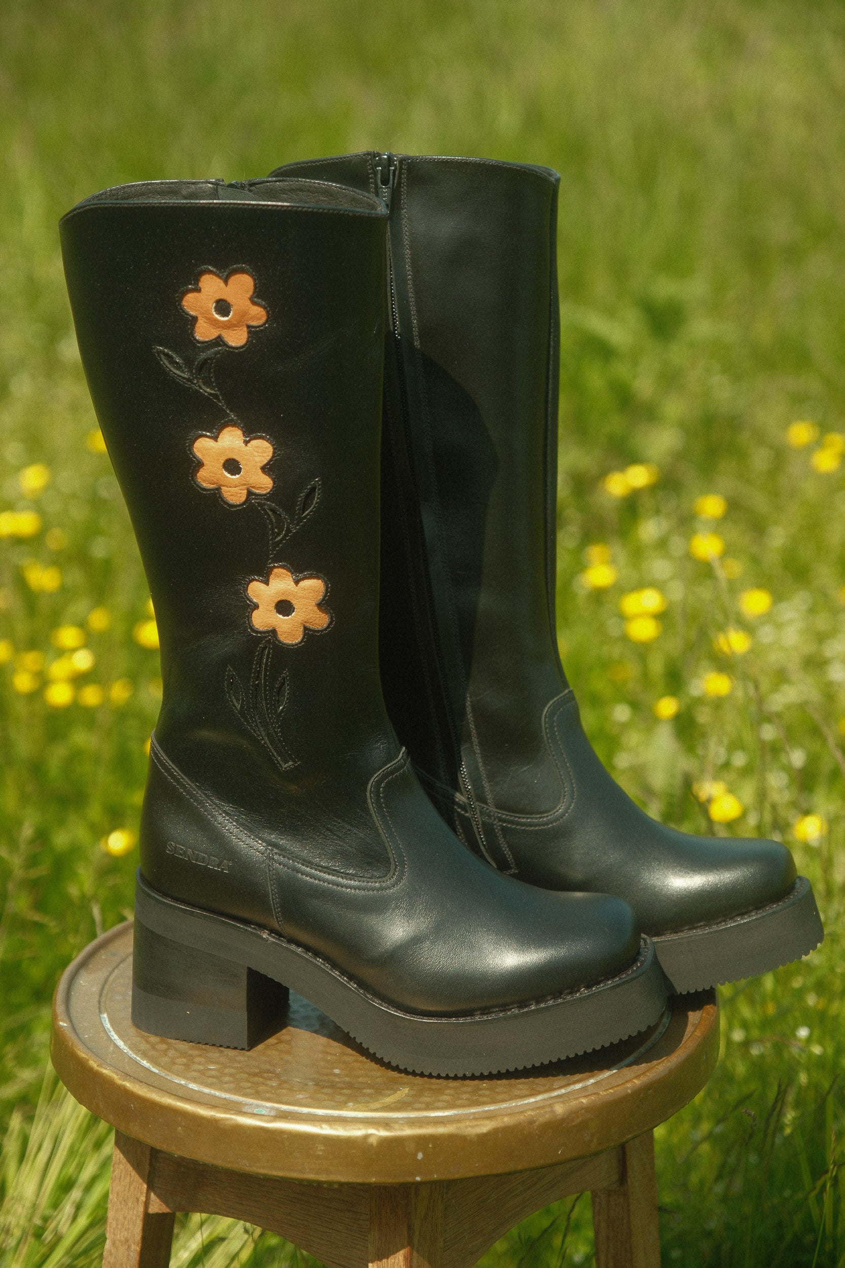 Platform Flower Boots Black – Dandelie