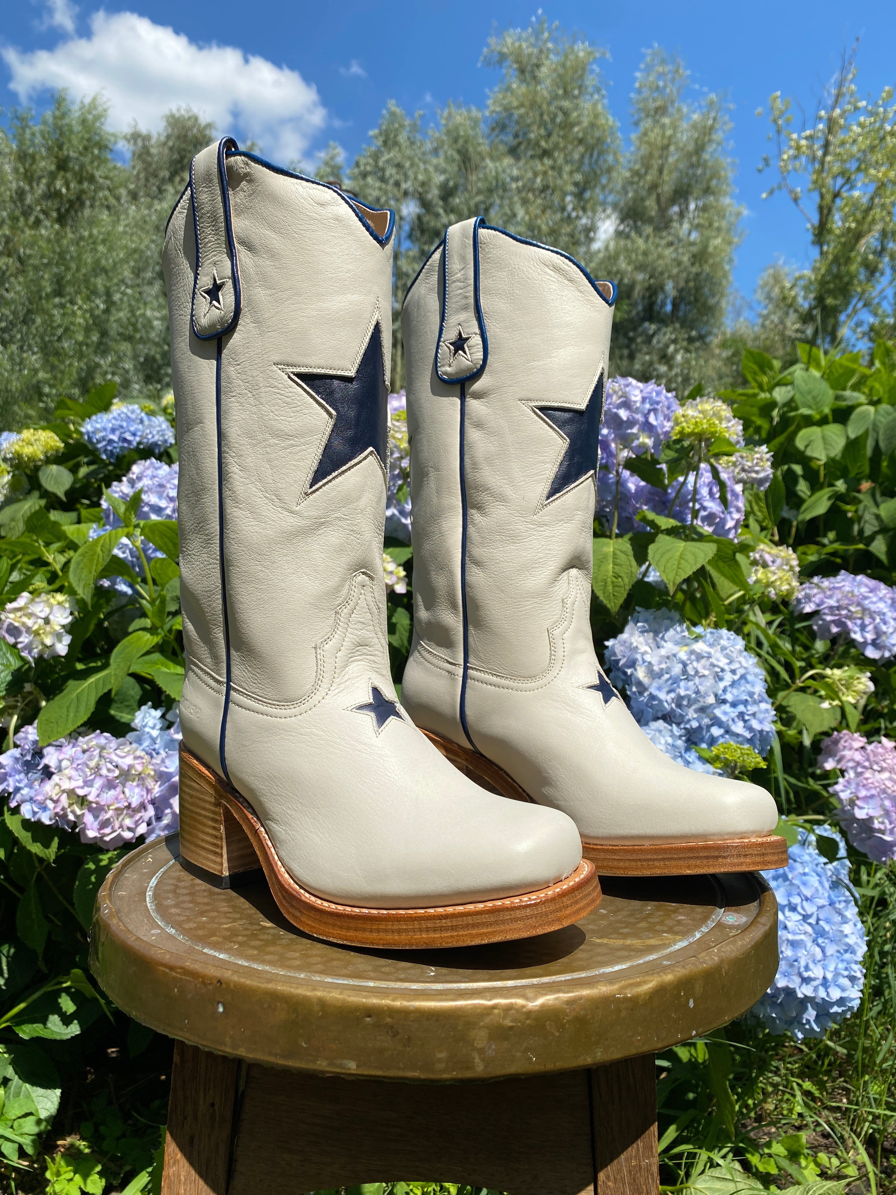 Mystic Star Boots Bone – Dandelie