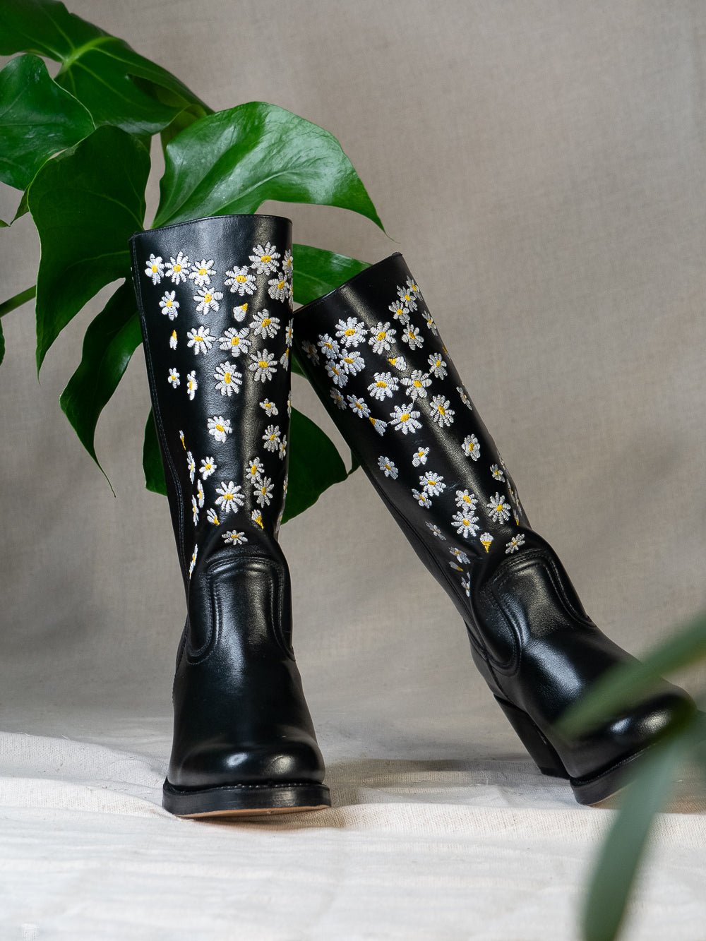 Daisy Boots Black – Dandelie