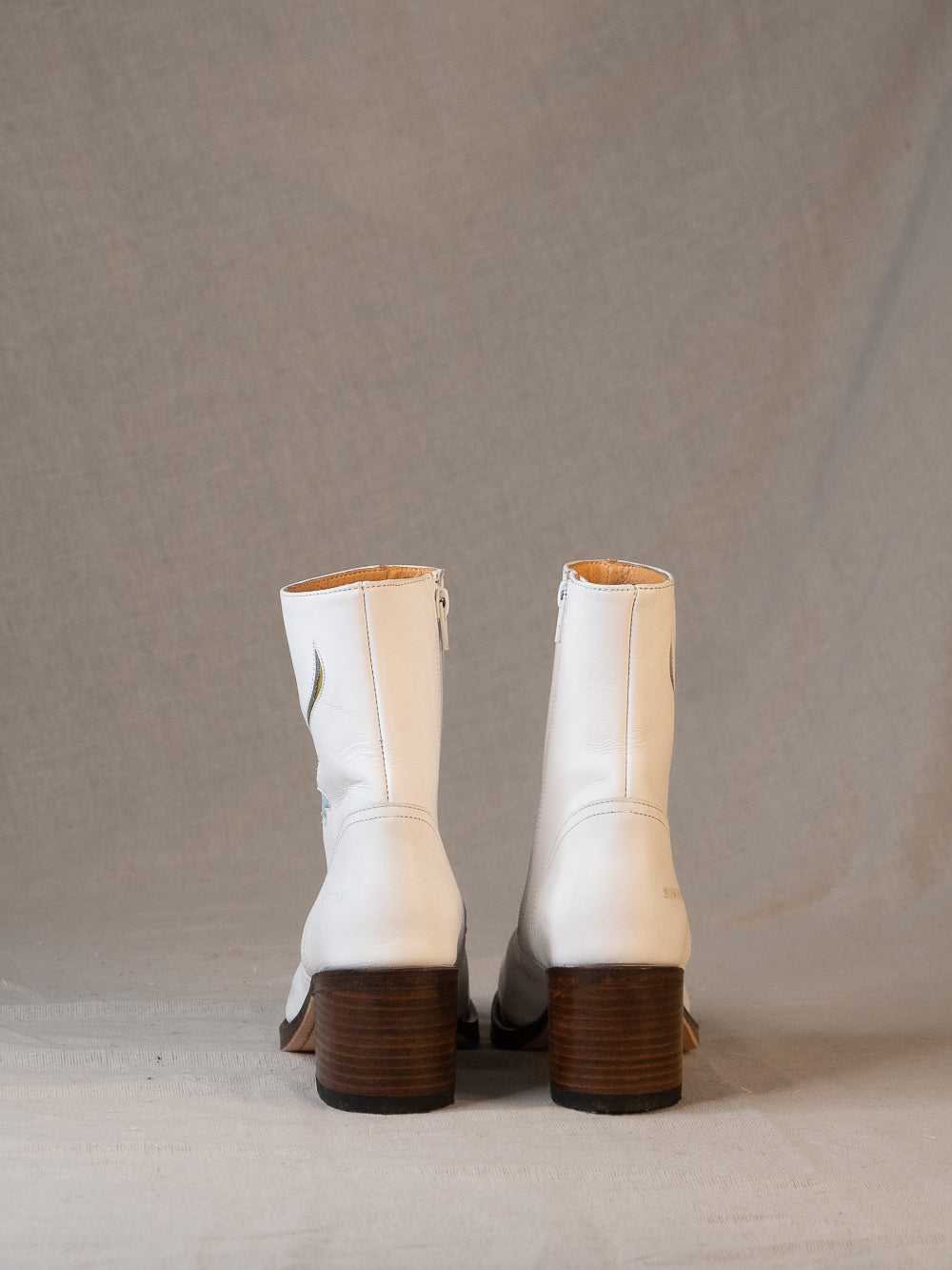 Sendra flower ankle boots white dandelie